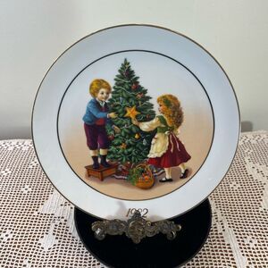 1982’ Vintage porcelain plate with 22k GOLD rims Christmas plate || Xmas tree